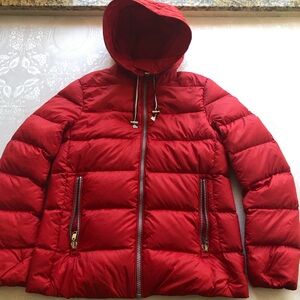 Tommy Hilfiger Red Hooded Puffer Jacket Unisex Size M Ribbed Collar Foldable